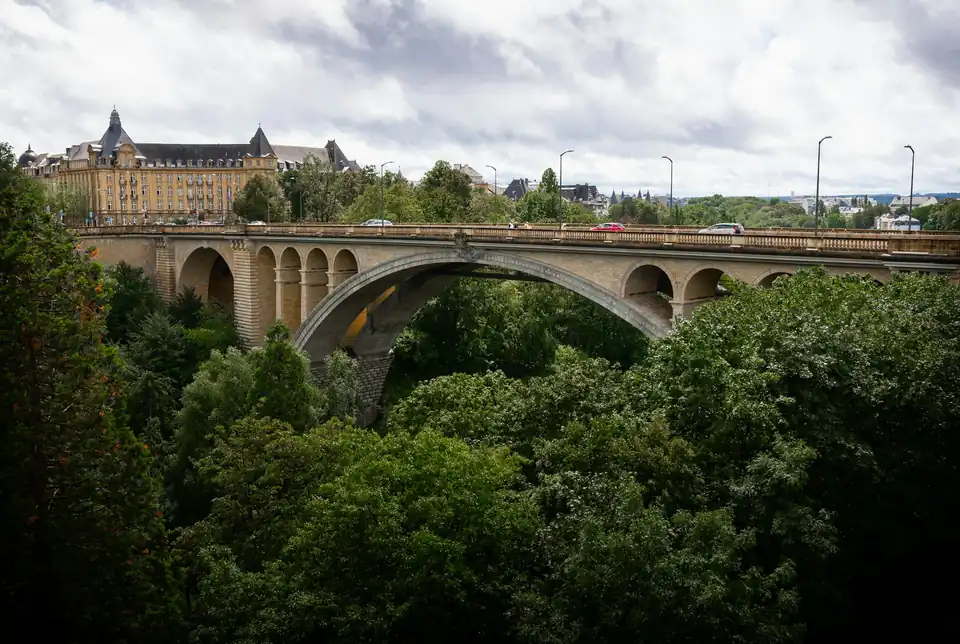 Adolphe Bridge spanning the green Pétrusse valley