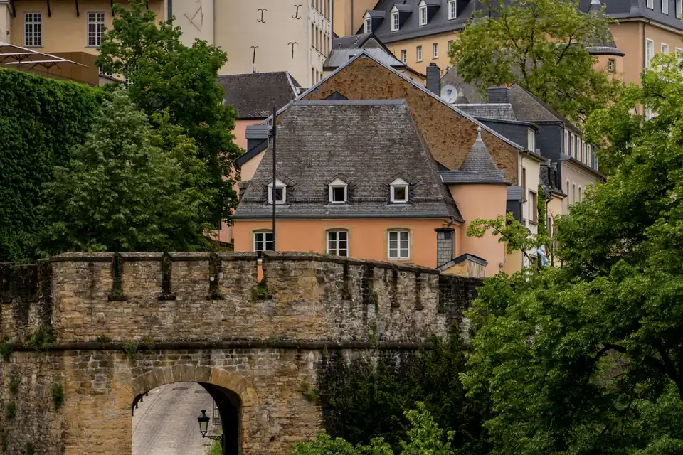 Medieval gate in the Wenzel Wall above the Grund