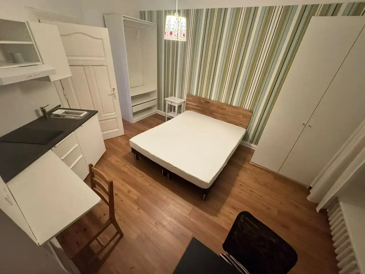 Furnished room with private kitchen in Limpertsberg